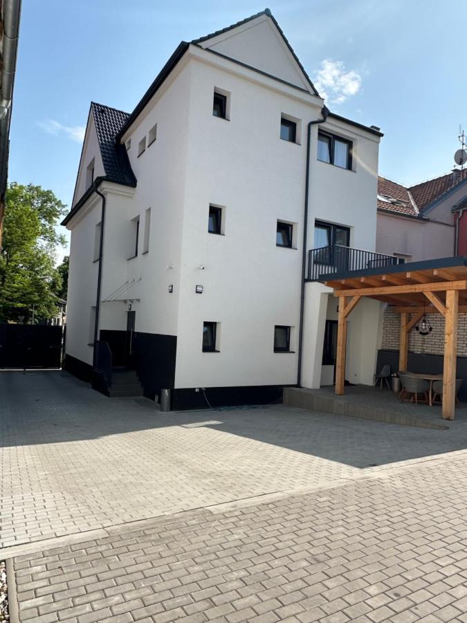 Appartamento Rezidence Kbely - Free Parking Praga Esterno foto