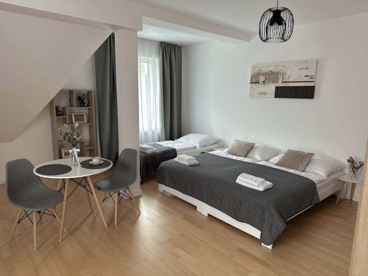 Appartamento Rezidence Kbely - Free Parking Praga Esterno foto